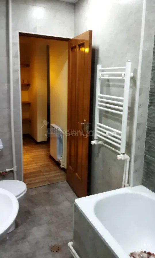 2 Սենյականոց Բնակարան, 50քմ, 2/9 հարկ, Նորմալ Վիճակում, Կահավորված