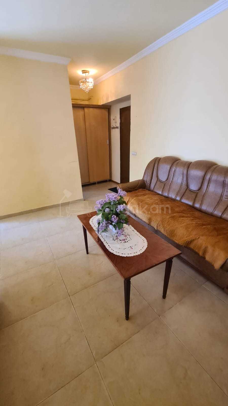 1 Սենյականոց Բնակարան, 40քմ, 2/4 հարկ, Կոսմետիկ Վերանորոգված