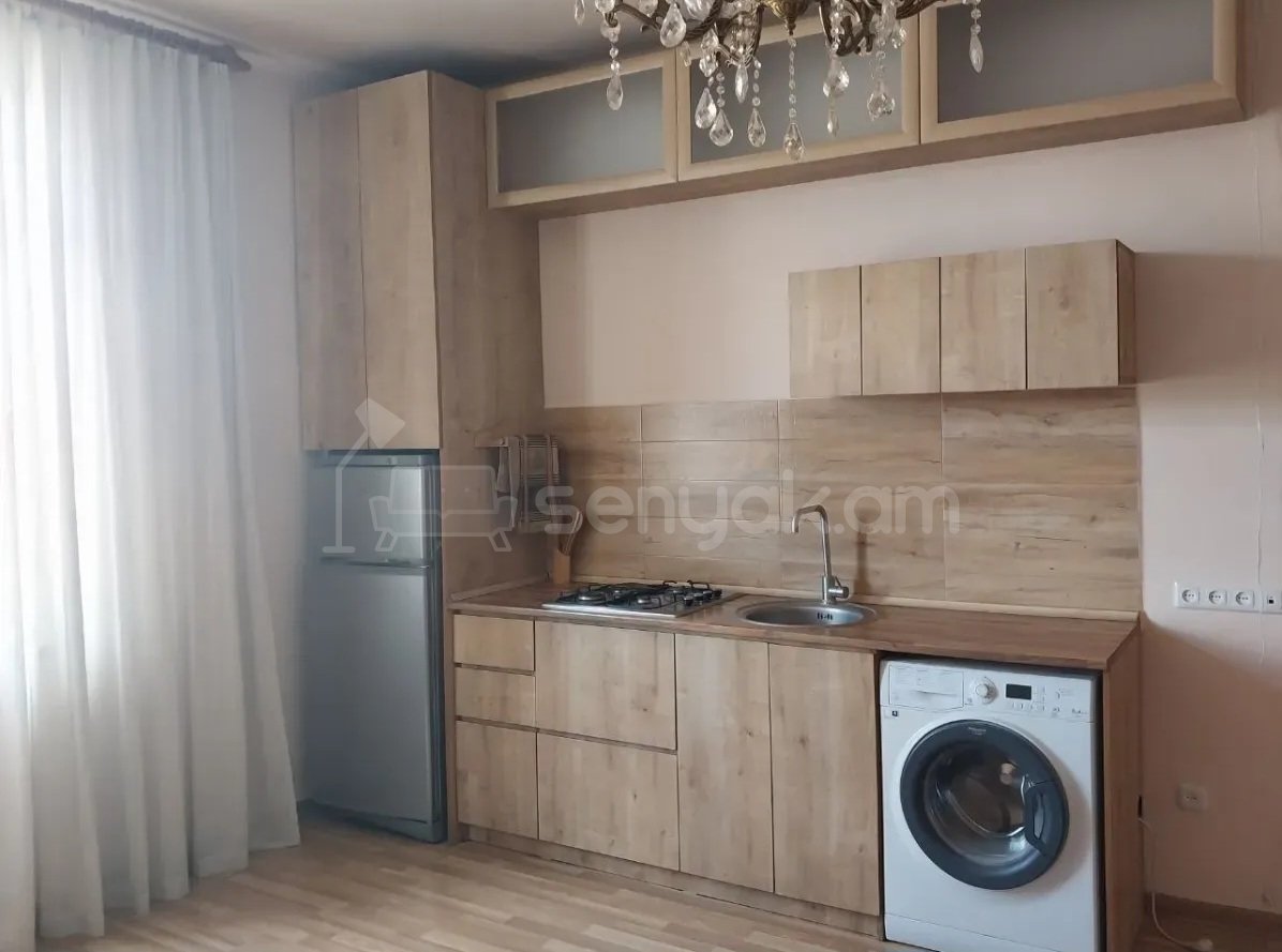 2 Սենյականոց Բնակարան Քարե Շենքում, 40քմ, 4/4 հարկ, Կապիտալ Վերանորոգված, Կահավորված