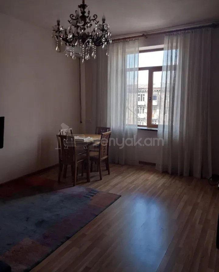 2 Սենյականոց Բնակարան Քարե Շենքում, 40քմ, 4/4 հարկ, Կապիտալ Վերանորոգված, Կահավորված