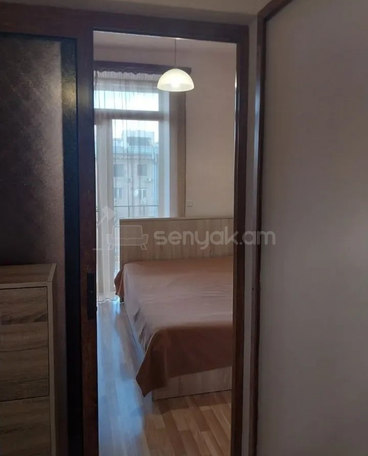 2 Սենյականոց Բնակարան Քարե Շենքում, 40քմ, 4/4 հարկ, Կապիտալ Վերանորոգված, Կահավորված