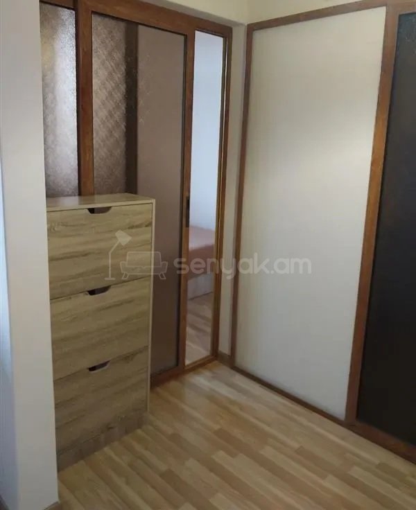 2 Սենյականոց Բնակարան Քարե Շենքում, 40քմ, 4/4 հարկ, Կապիտալ Վերանորոգված, Կահավորված