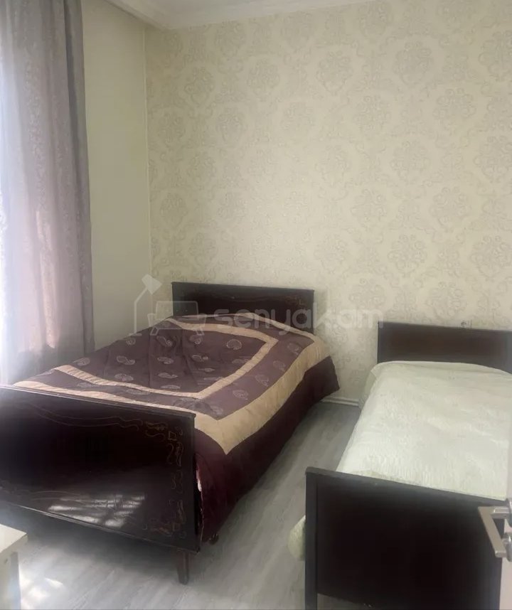 3 Սենյականոց Բնակարան Քարե Շենքում, 70քմ, 1/1 հարկ, Կապիտալ Վերանորոգված, Կահավորված, Արևկող