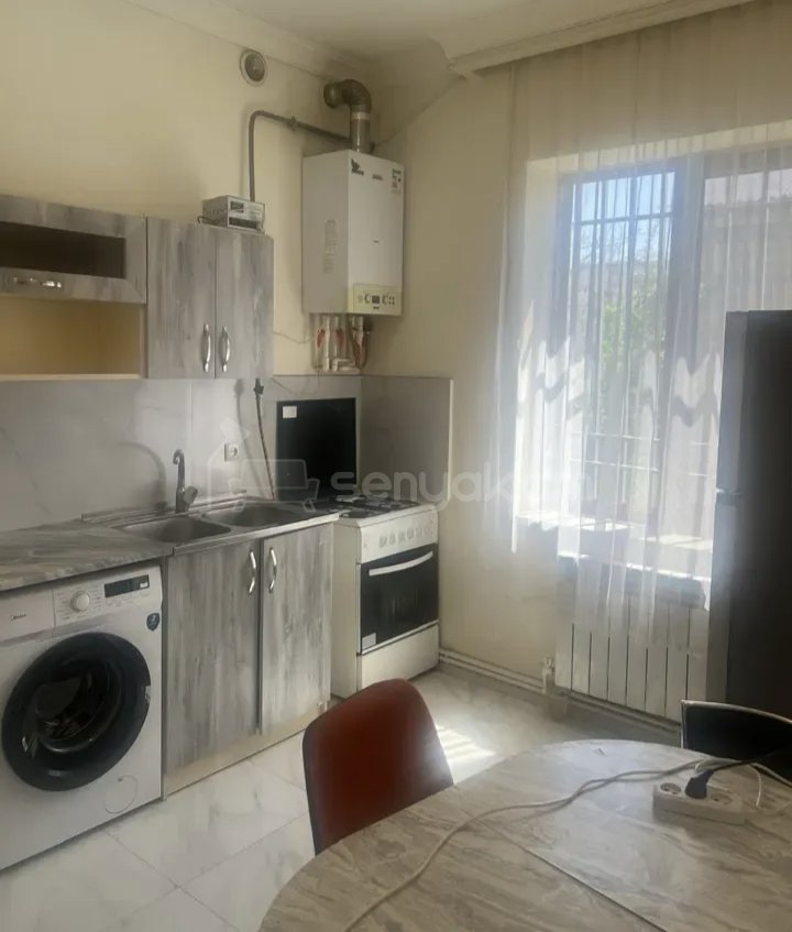 3 Սենյականոց Բնակարան Քարե Շենքում, 70քմ, 1/1 հարկ, Կապիտալ Վերանորոգված, Կահավորված, Արևկող