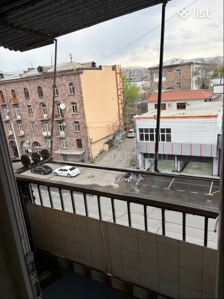 1 Սենյականոց Բնակարան Քարե Շենքում, 48քմ, 4/9 հարկ, Կապիտալ Վերանորոգված, Կահավորված