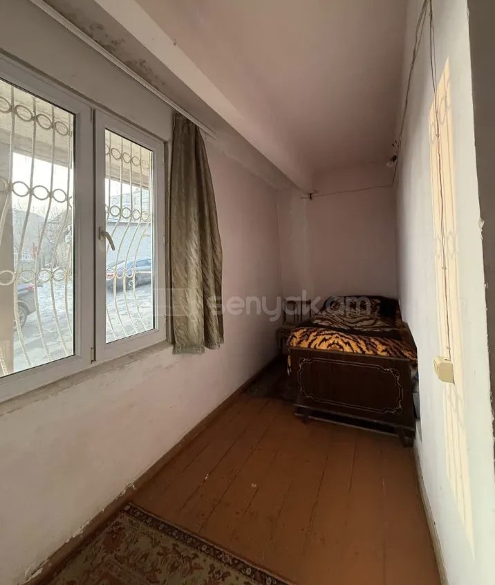 1 Սենյականոց Բնակարան Քարե Շենքում, 56քմ, 3/5 հարկ, Նորմալ Վիճակում, Կահավորված