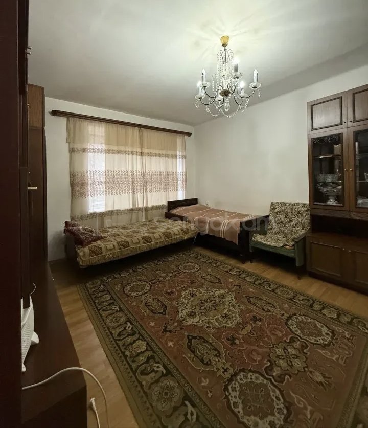 1 Սենյականոց Բնակարան Քարե Շենքում, 56քմ, 3/5 հարկ, Նորմալ Վիճակում, Կահավորված