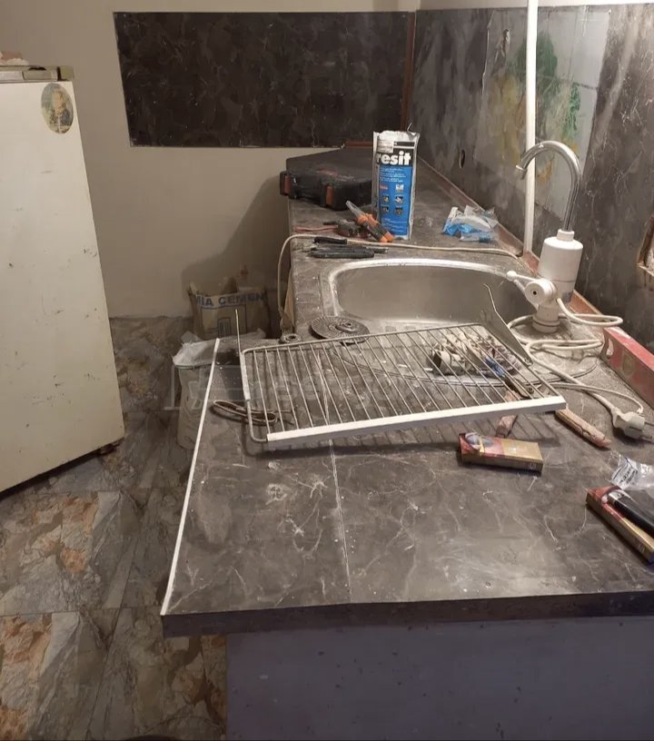 3 Սենյականոց Բնակարան Քարե Շենքում, 58քմ, 1/1 հարկ, Նորմալ Վիճակում, Կահավորված