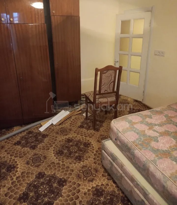 3 Սենյականոց Բնակարան Քարե Շենքում, 58քմ, 1/1 հարկ, Նորմալ Վիճակում, Կահավորված