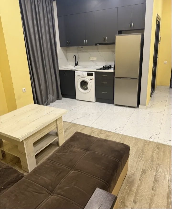 3 Սենյականոց Բնակարան Քարե Շենքում, 68քմ, 1/1 հարկ, Կապիտալ Վերանորոգված, Կահավորված