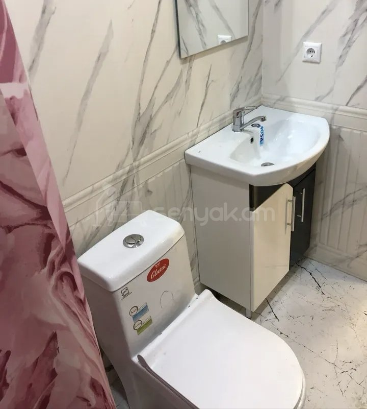 3 Սենյականոց Բնակարան Քարե Շենքում, 68քմ, 1/1 հարկ, Կապիտալ Վերանորոգված, Կահավորված