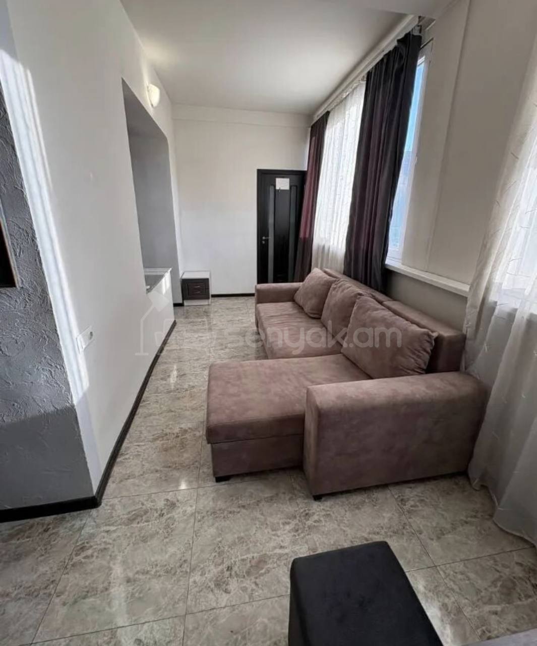 2 Սենյականոց Բնակարան Քարե Շենքում, 50քմ, 3/4 հարկ, Կապիտալ Վերանորոգված, Կահավորված