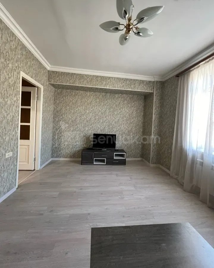 2 Սենյականոց Բնակարան Քարե Շենքում, 60քմ, 4/6 հարկ, Կապիտալ Վերանորոգված