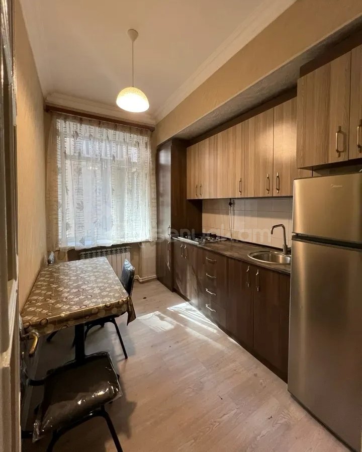 2 Սենյականոց Բնակարան Քարե Շենքում, 60քմ, 4/6 հարկ, Կապիտալ Վերանորոգված