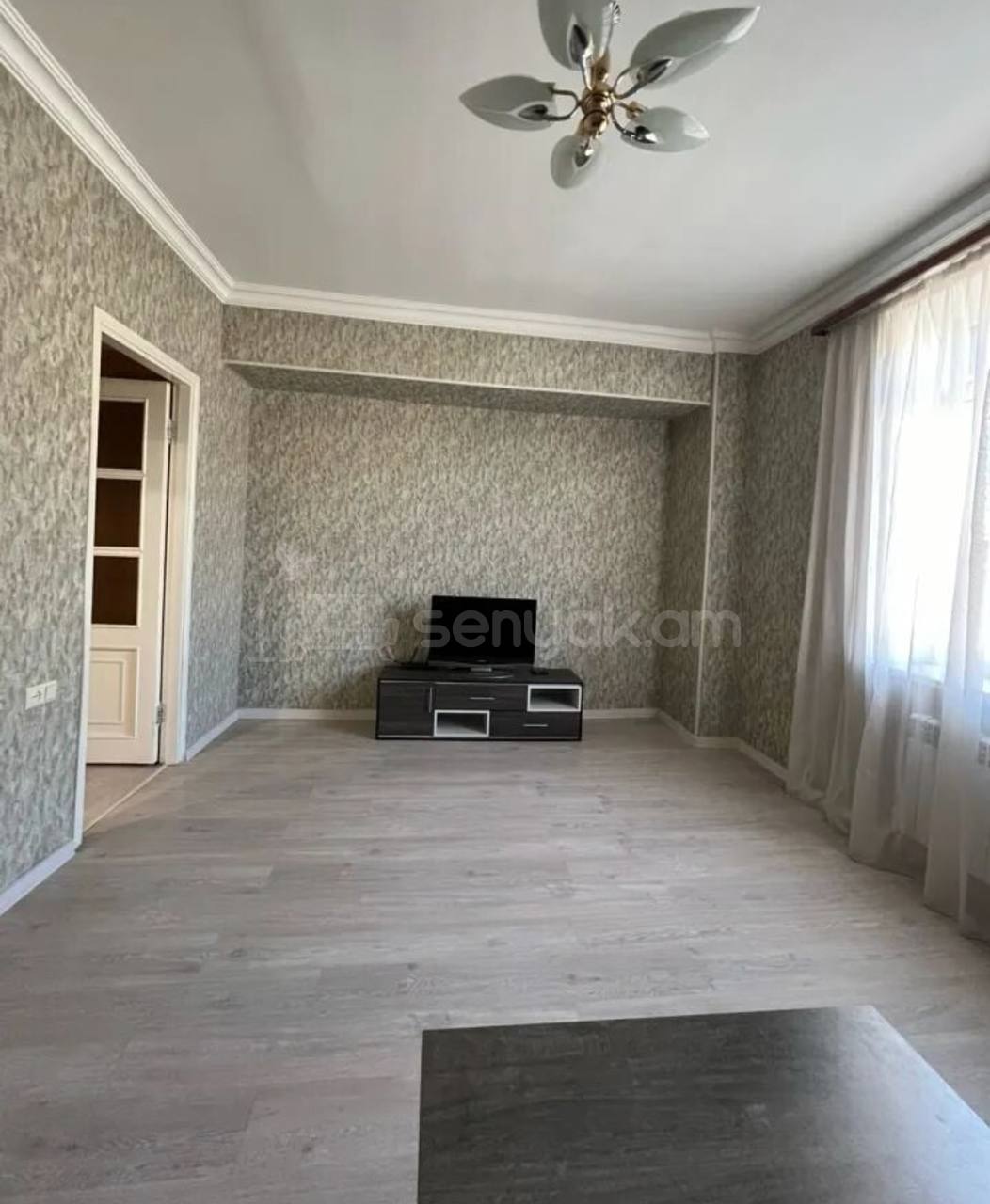 2 Սենյականոց Բնակարան Քարե Շենքում, 60քմ, 4/6 հարկ, Կապիտալ Վերանորոգված