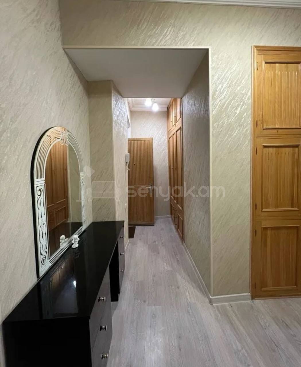 2 Սենյականոց Բնակարան Քարե Շենքում, 60քմ, 4/6 հարկ, Կապիտալ Վերանորոգված