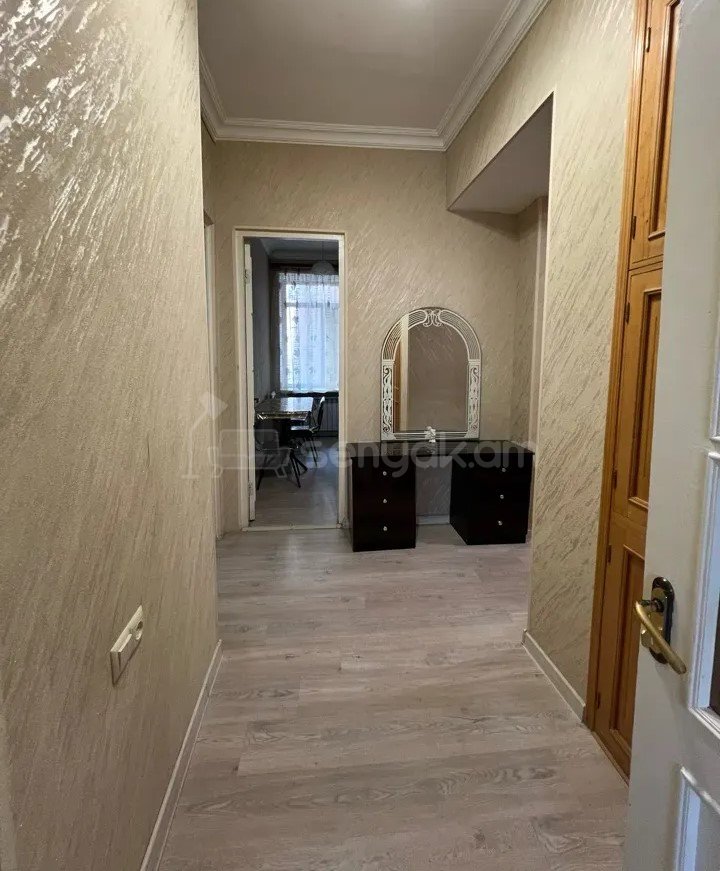 2 Սենյականոց Բնակարան Քարե Շենքում, 60քմ, 4/6 հարկ, Կապիտալ Վերանորոգված
