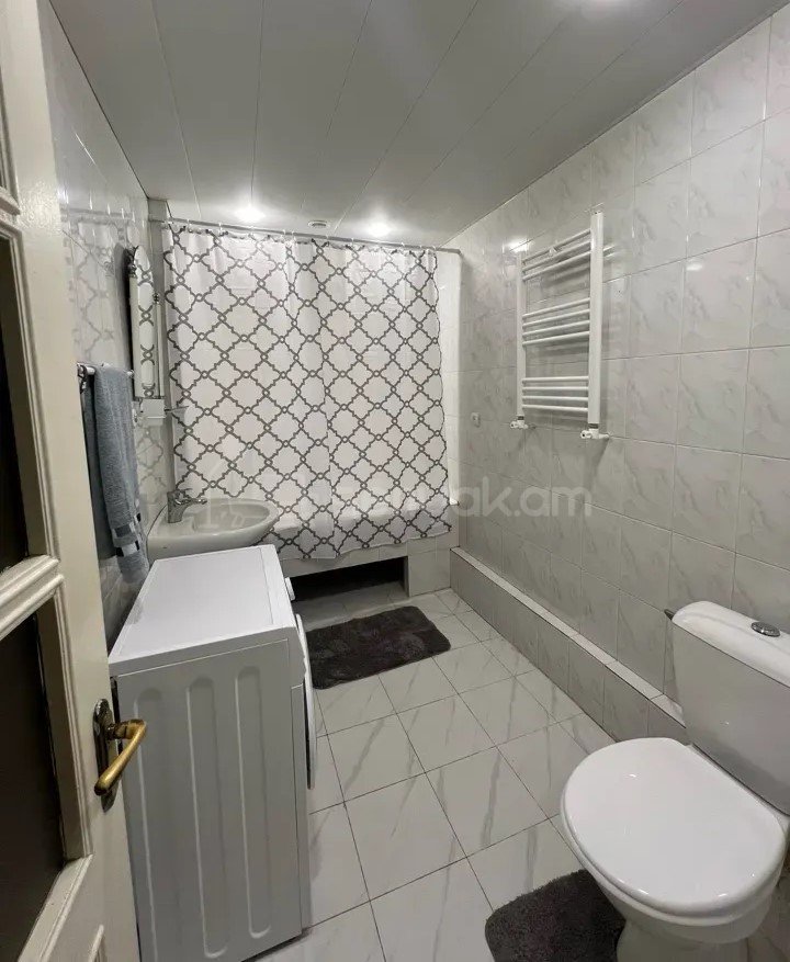 2 Սենյականոց Բնակարան Քարե Շենքում, 60քմ, 4/6 հարկ, Կապիտալ Վերանորոգված