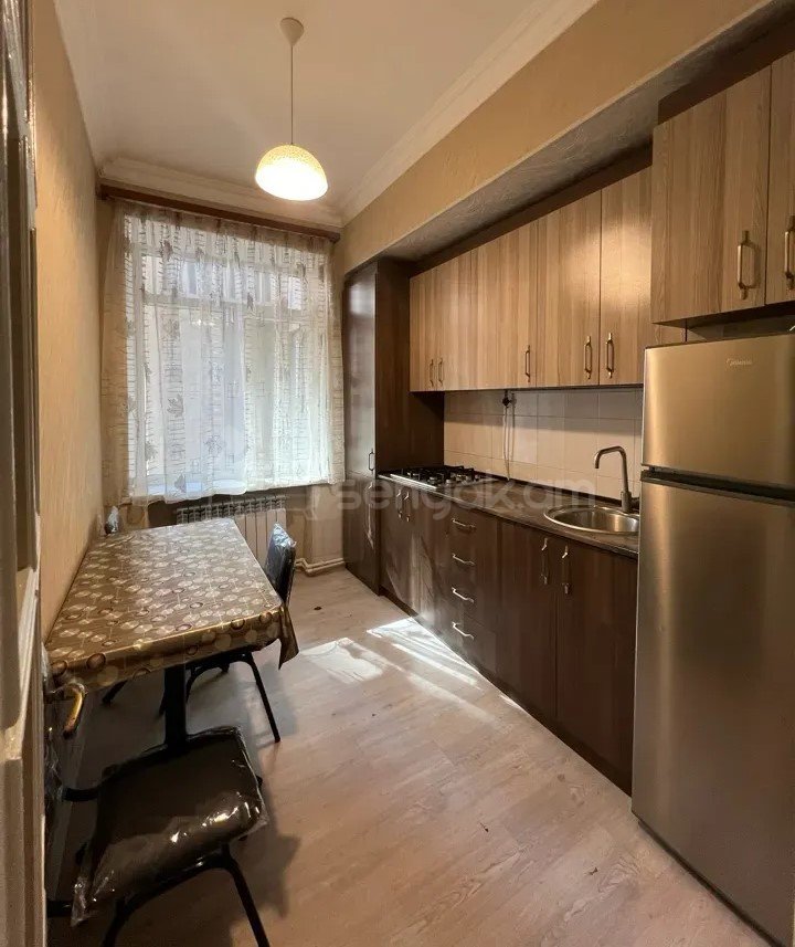 2 Սենյականոց Բնակարան Քարե Շենքում, 60քմ, 4/6 հարկ, Կապիտալ Վերանորոգված
