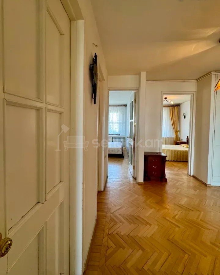 3 Սենյականոց Բնակարան Քարե Շենքում, 78քմ, 3/5 հարկ, Նորմալ Վիճակում