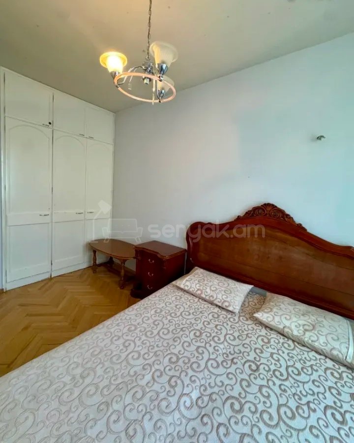 3 Սենյականոց Բնակարան Քարե Շենքում, 78քմ, 3/5 հարկ, Նորմալ Վիճակում