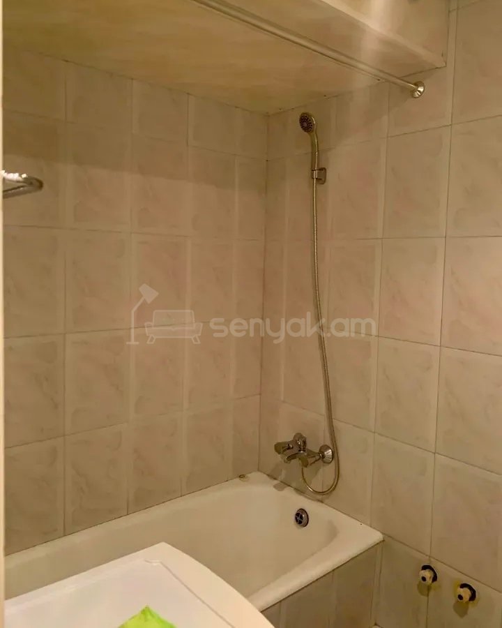 3 Սենյականոց Բնակարան Քարե Շենքում, 78քմ, 3/5 հարկ, Նորմալ Վիճակում