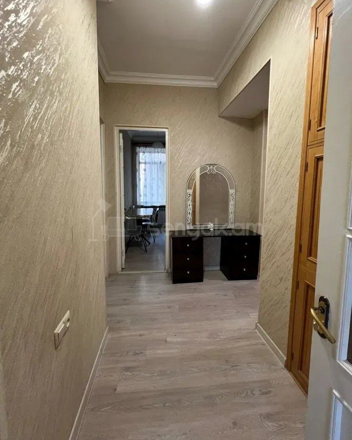 2 Սենյականոց Բնակարան Քարե Շենքում, 60քմ, 4/6 հարկ, Կապիտալ Վերանորոգված