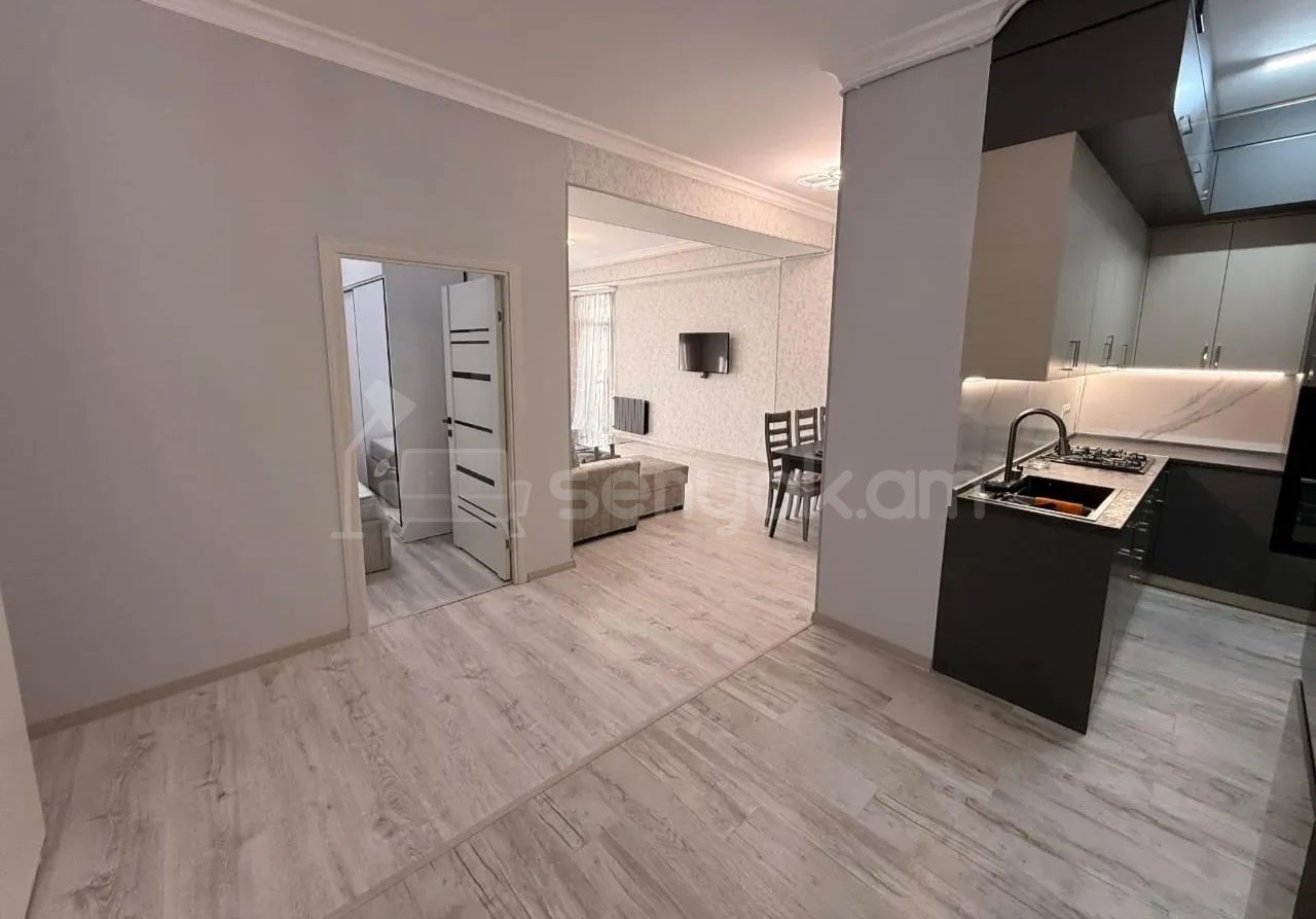 3 Սենյականոց Բնակարան, 80քմ, 8/16 հարկ, Դիզայներական Վերանորոգված, Կահավորված