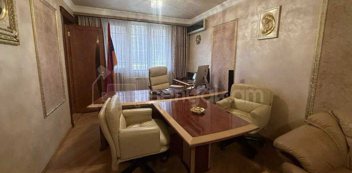 Օֆիսային Տարածք, 94քմ, Կապիտալ Վերանորոգված