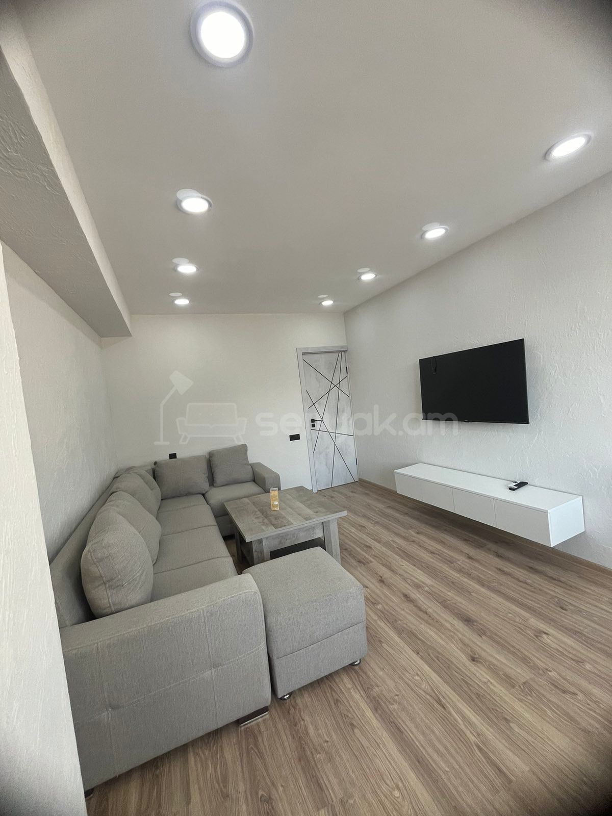 3 Սենյականոց Բնակարան, 65քմ, 9/9 հարկ, Դիզայներական Վերանորոգված, Կահավորված, Արևկող