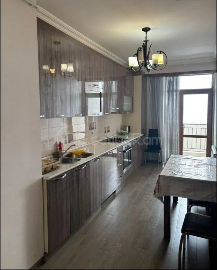 3 Սենյականոց Բնակարան, 120քմ, 3/16 հարկ, Նորմալ Վիճակում, Կահավորված