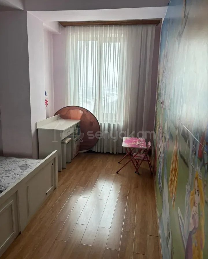 3 Սենյականոց Բնակարան, 120քմ, 3/16 հարկ, Նորմալ Վիճակում, Կահավորված