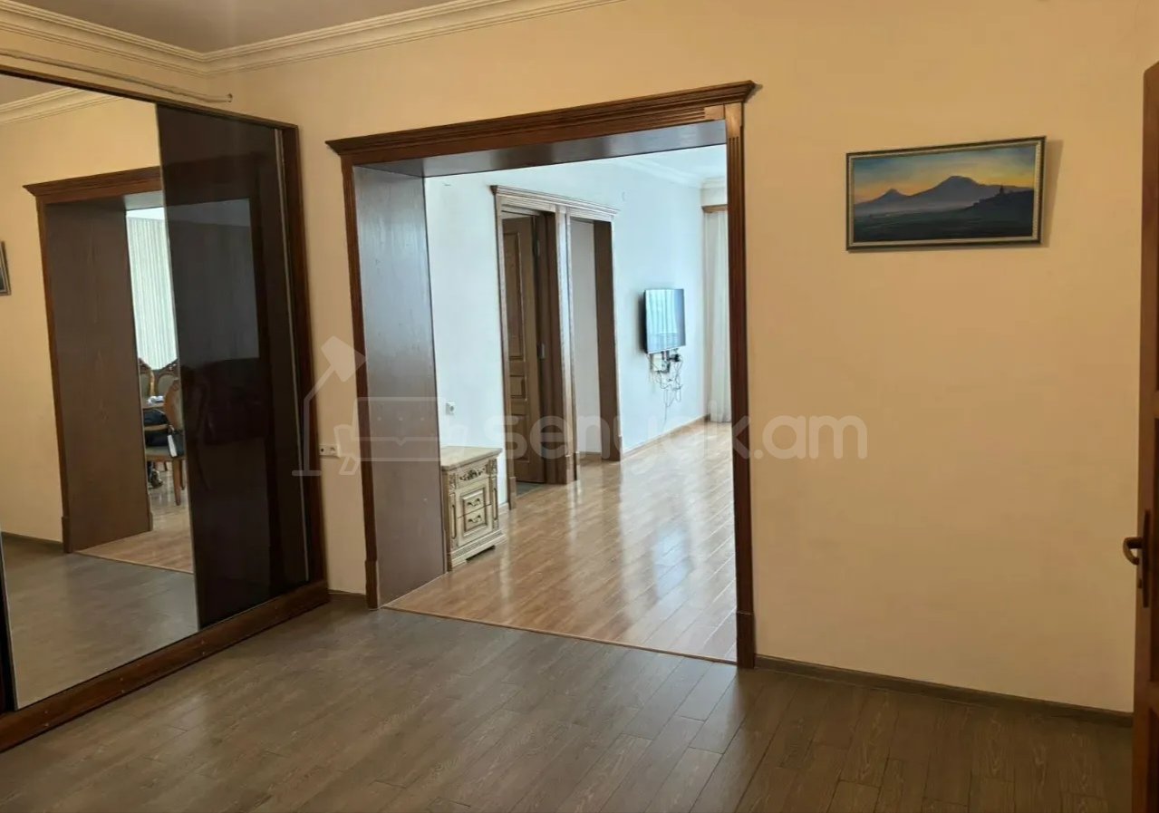 3 Սենյականոց Բնակարան, 120քմ, 3/16 հարկ, Նորմալ Վիճակում, Կահավորված