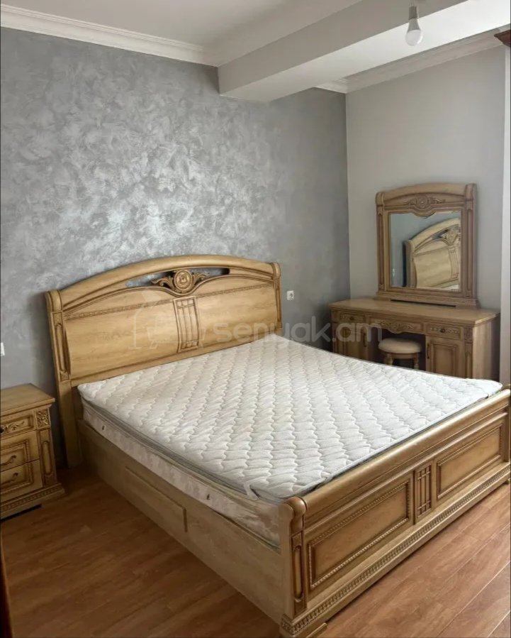 3 Սենյականոց Բնակարան, 120քմ, 3/16 հարկ, Նորմալ Վիճակում, Կահավորված