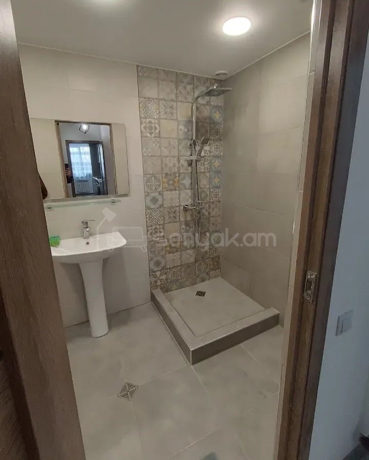 2 Սենյականոց Բնակարան, 68քմ, 10/14 հարկ, Նորմալ Վիճակում, Կահավորված