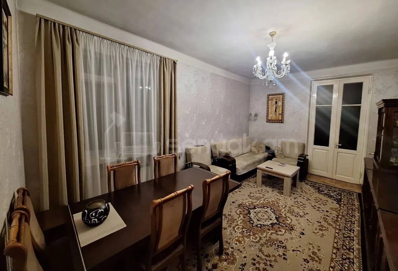 2 Սենյականոց Բնակարան Քարե Շենքում, 70քմ, 4/5 հարկ, Կապիտալ Վերանորոգված, Կահավորված, Արևկող