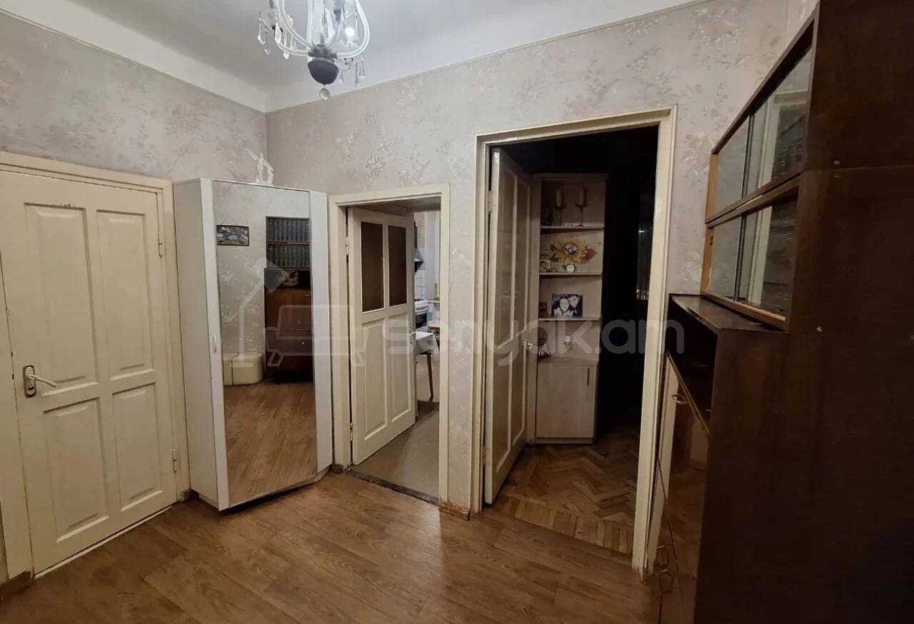 2 Սենյականոց Բնակարան Քարե Շենքում, 70քմ, 4/5 հարկ, Կապիտալ Վերանորոգված, Կահավորված, Արևկող