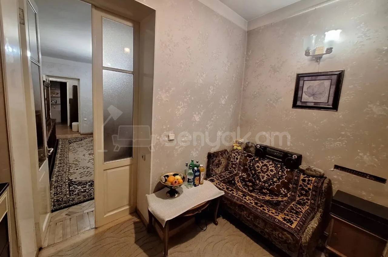 2 Սենյականոց Բնակարան Քարե Շենքում, 70քմ, 4/5 հարկ, Կապիտալ Վերանորոգված, Կահավորված, Արևկող