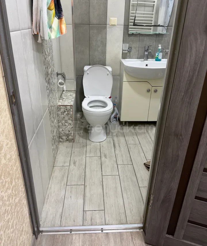 2 Սենյականոց Բնակարան Քարե Շենքում, 53քմ, 5/5 հարկ, Կապիտալ Վերանորոգված