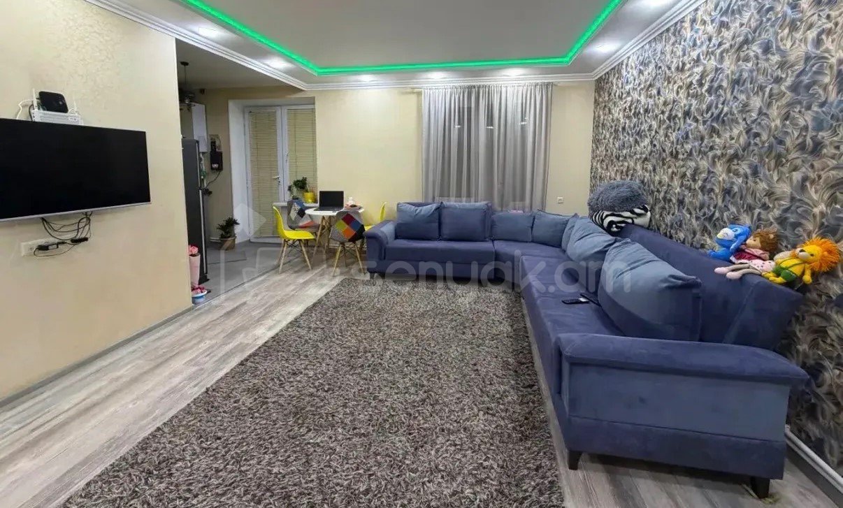 2 Սենյականոց Բնակարան Քարե Շենքում, 53քմ, 5/5 հարկ, Կապիտալ Վերանորոգված