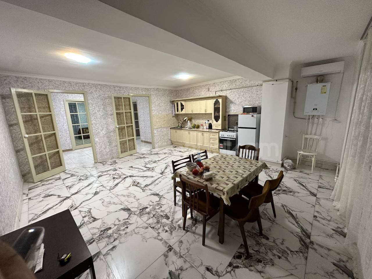 4 Սենյականոց Բնակարան Քարե Շենքում, 132քմ, 4/7 հարկ, Կապիտալ Վերանորոգված