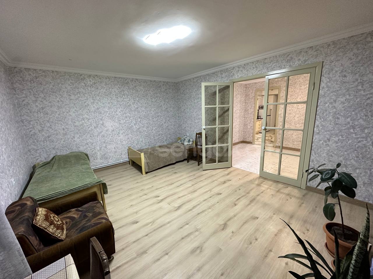 4 Սենյականոց Բնակարան Քարե Շենքում, 132քմ, 4/7 հարկ, Կապիտալ Վերանորոգված