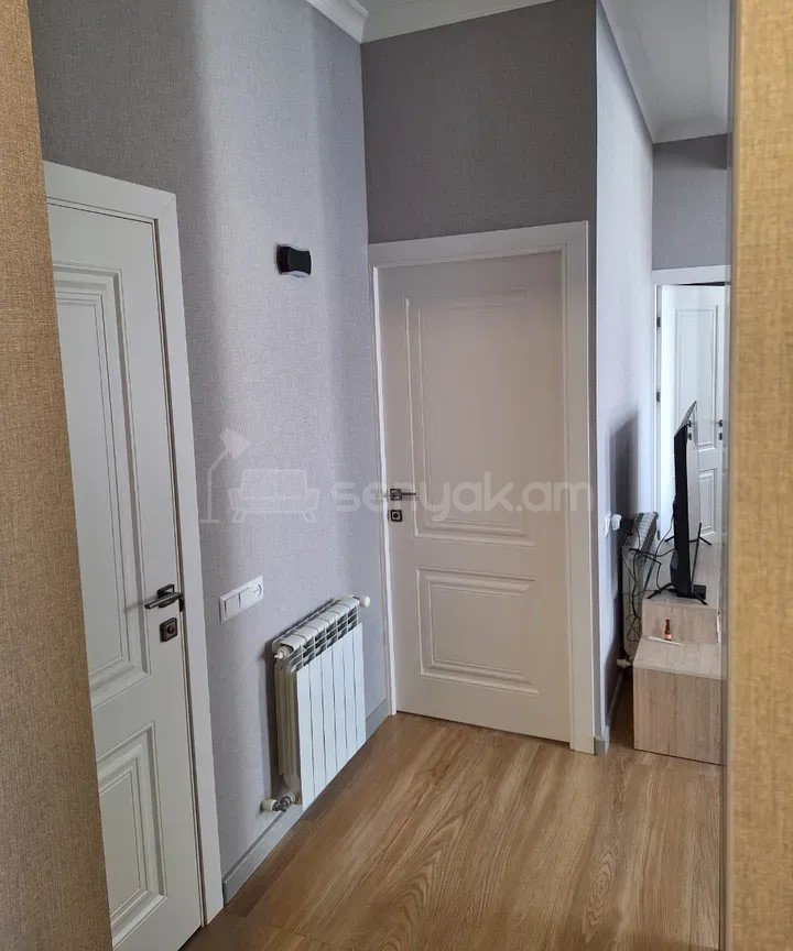 3 Սենյականոց Բնակարան Նորակառույց Քարե Շենքում, 60քմ, 3/4 հարկ, Կապիտալ Վերանորոգված