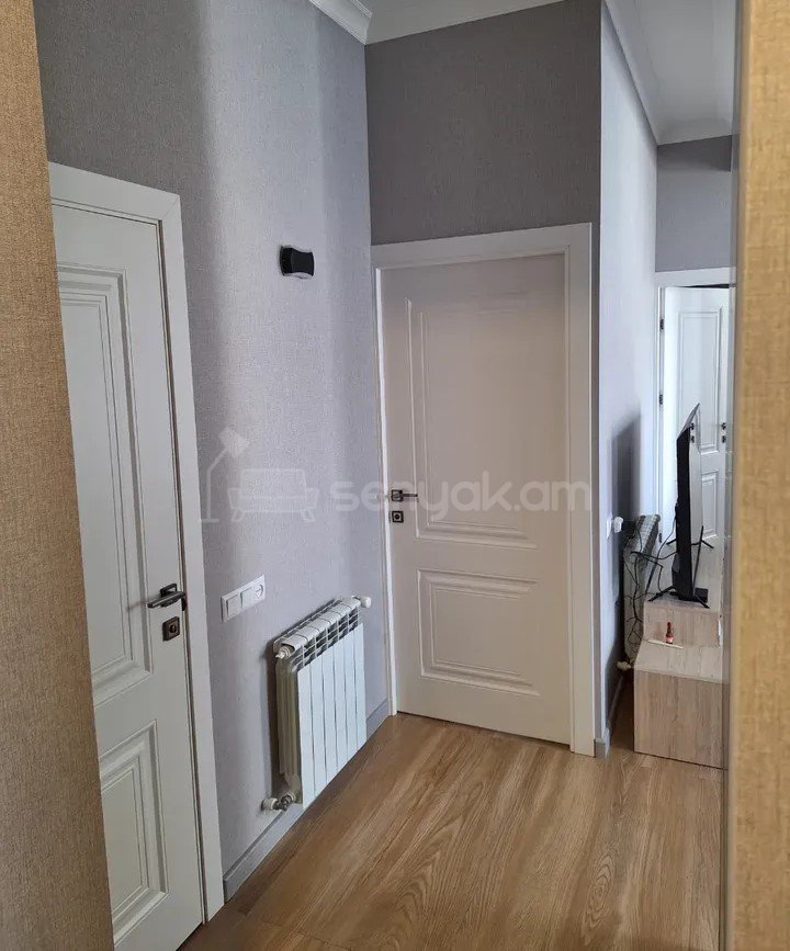 3 Սենյականոց Բնակարան Նորակառույց Քարե Շենքում, 60քմ, 3/4 հարկ, Կապիտալ Վերանորոգված