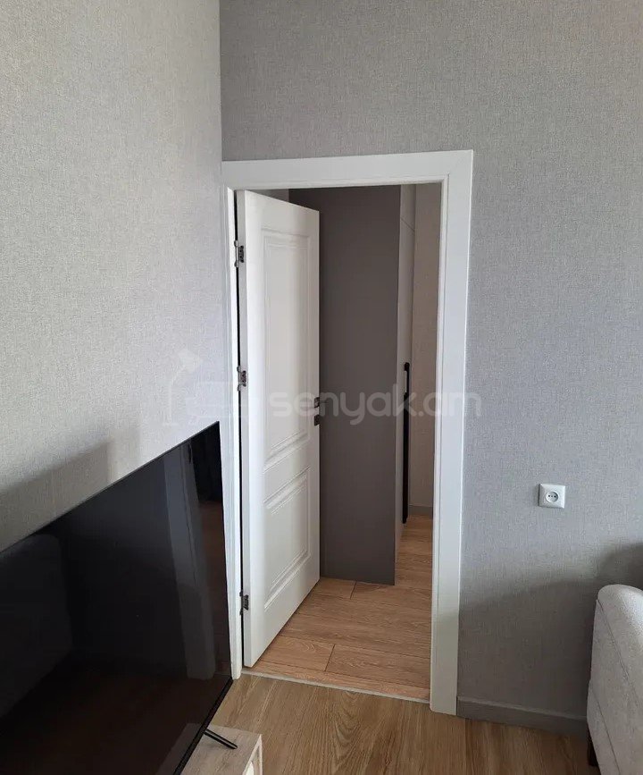 3 Սենյականոց Բնակարան Նորակառույց Քարե Շենքում, 60քմ, 3/4 հարկ, Կապիտալ Վերանորոգված