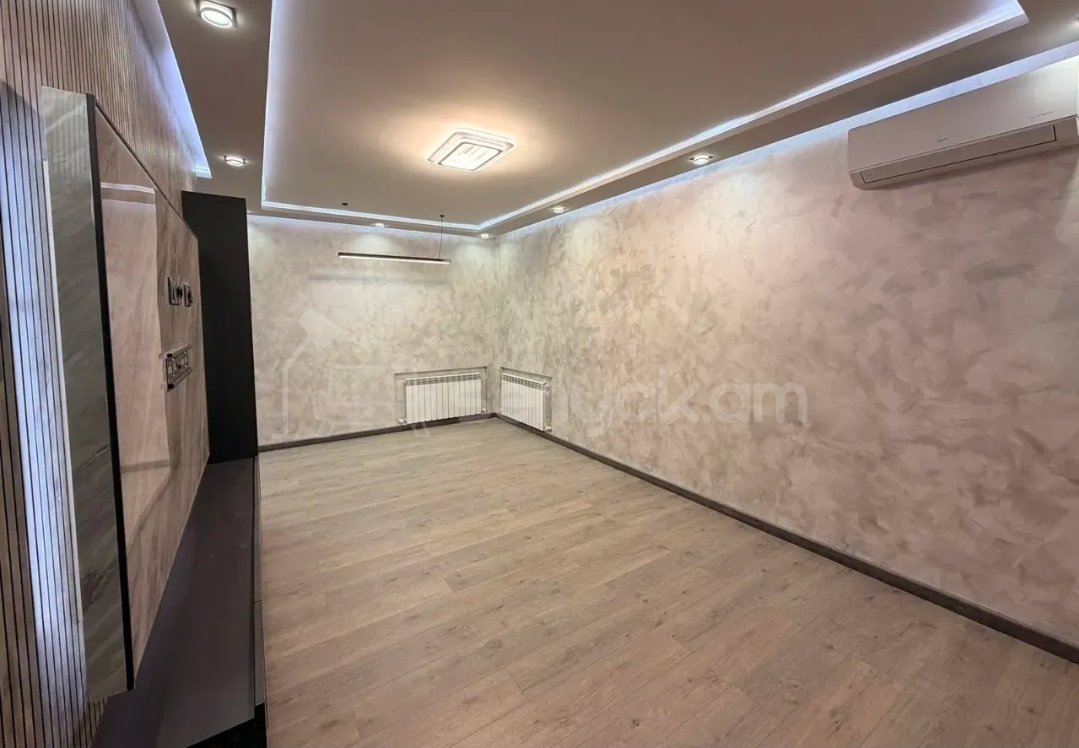 4 Սենյականոց Բնակարան Քարե Շենքում, 74քմ, 1/5 հարկ, Դիզայներական Վերանորոգված