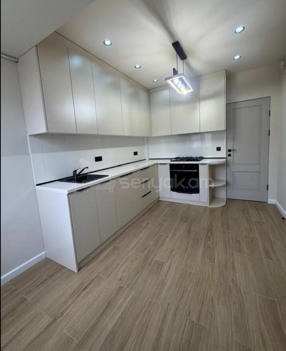 3 Սենյականոց Բնակարան, 73քմ, 3/9 հարկ, Կապիտալ Վերանորոգված