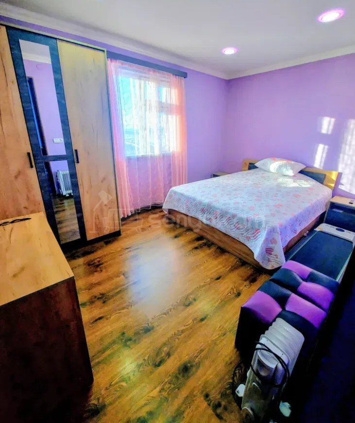 3 Սենյականոց Բնակարան Քարե Շենքում, 56քմ, 4/5 հարկ, Կոսմետիկ Վերանորոգված