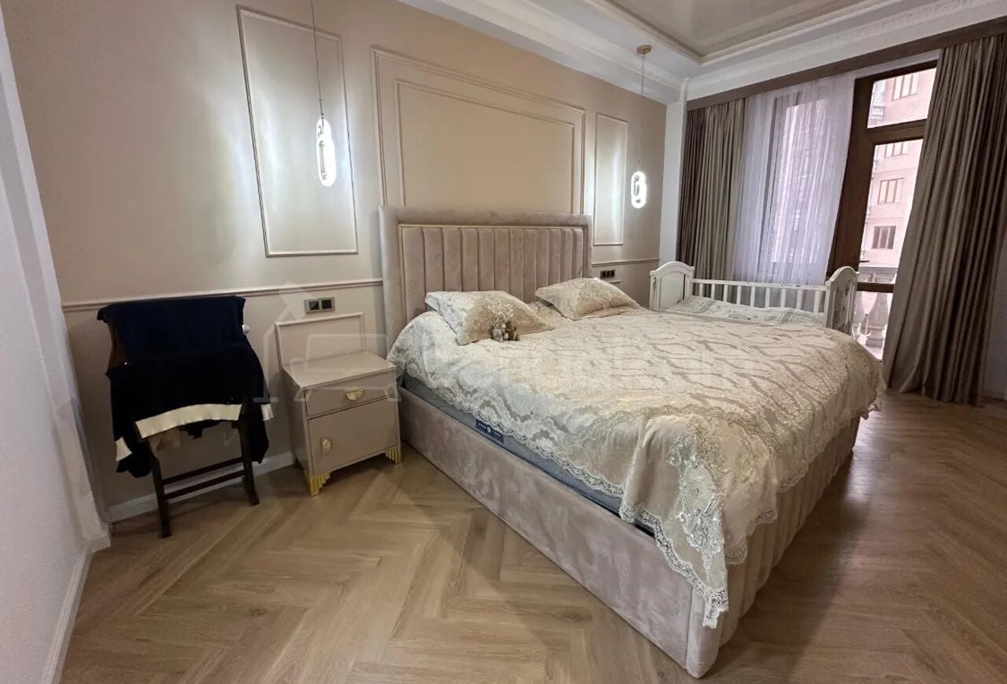 4 Սենյականոց Բնակարան Նորակառույցում, 124քմ, 8/9 հարկ, Դիզայներական Վերանորոգված