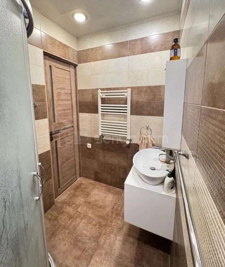 3 Սենյականոց Բնակարան, 68քմ, 10/12 հարկ, Նորմալ Վիճակում